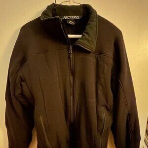 Arc'teryx Jacket Black fitted Jacket Medium: Made in Canada
